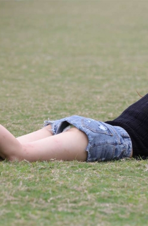 No979 别人家的模特脱鞋拍大片，不蹭拍几张说不过去