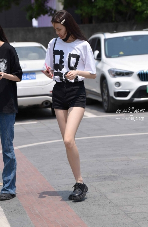 22429-6+60热裤大长腿 13P