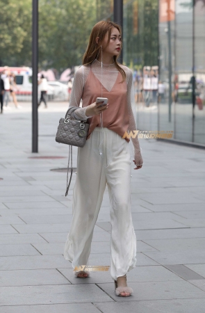 魅力倩影，高挑的小姐姐