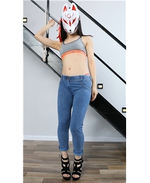 秀舞蹈工作室紧身蓝牛美女正面热舞慢摇 [251 MB]