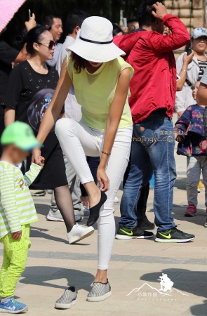 第817篇紧身白裤 —-15P