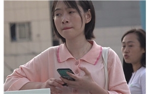 4K – 鲜嫩美足凉高跟清秀粉衣美眉 [1.66 GB/avi]