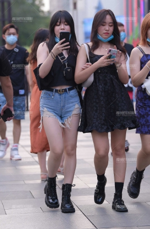 微胖热裤女生，性感小YY