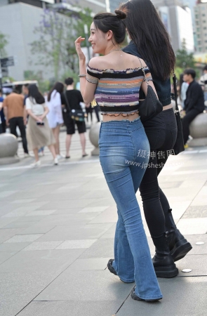 23512-20=90√小蛮腰紧牛翘臀美女 18P