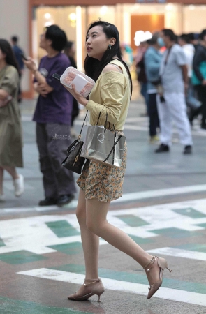 肉丝街拍高跟shufu