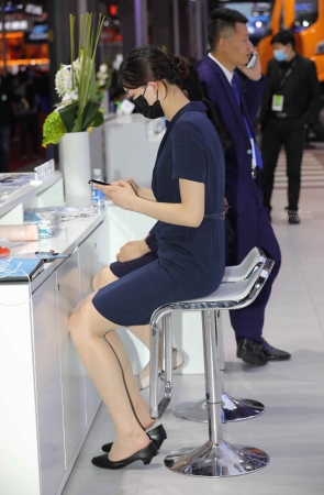 车展礼仪肉 丝高 跟穿一天脱鞋