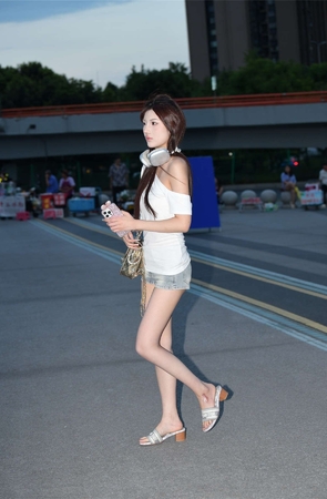 青春甜美牛仔短裤