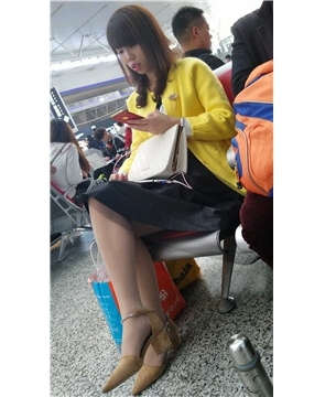 4k-性感美腿尖嘴高跟鞋肉色丝袜风骚少妇