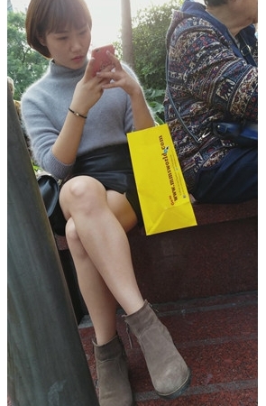 短发裸腿少妇[506M/MP4]