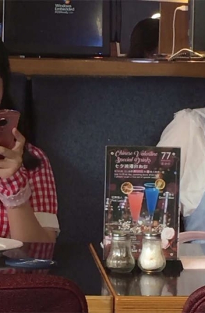 格子裙清纯丝袜少女