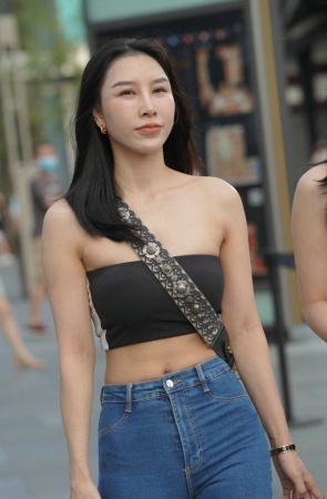 蓝色紧牛香肩小蛮腰美背 [218P1V-3.21GB]