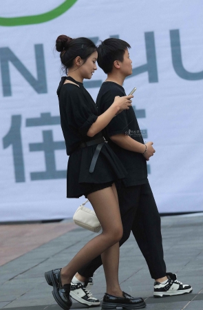 黑丝街拍少妇-13P