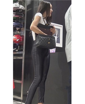 4k-身材高挑的性感皮裤女神姐姐 [2.97 GB]