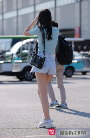 白皙长腿美女3A469[168M]