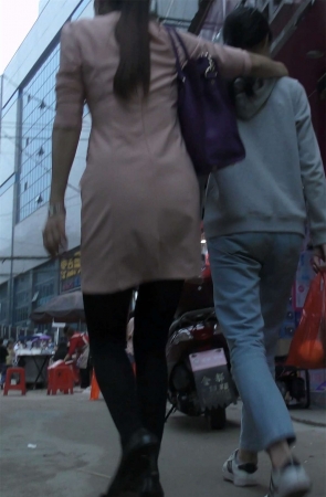 性感高挑黑丝袜马尾辫少妇