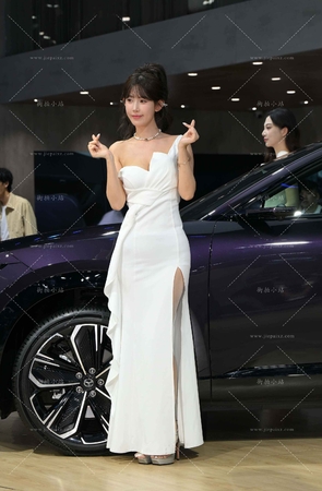 白长裙肉丝网红 小哈娜 [19P]