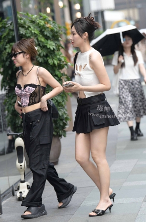 这个婆娘不是人是仙女下凡.230704-7-65 14P