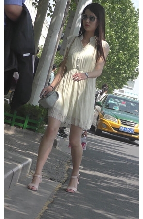 连衣裙美足小姐姐[536M/MP4]