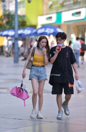 摄神街拍作品 – 肉丝女友，我也想陪她逛街