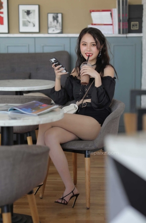 凯恩&黑色热裤美腿小姐姐【套图+视频】