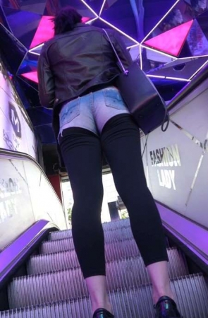 街拍皮衣美女的热裤这样穿 [1.00 GB]