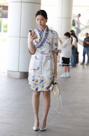 灰丝青花瓷海天祥云旗袍空姐 10P