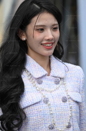 241025-12=66√清新小姐姐 10P