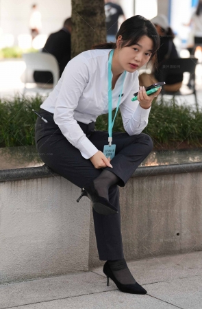 裤里丝害羞跑掉了40P 8P