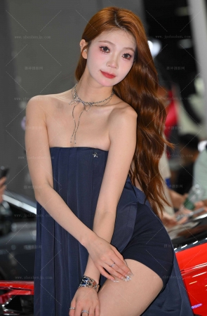 2552-2=34√广州车展-裹胸，甜美小仙女 7P