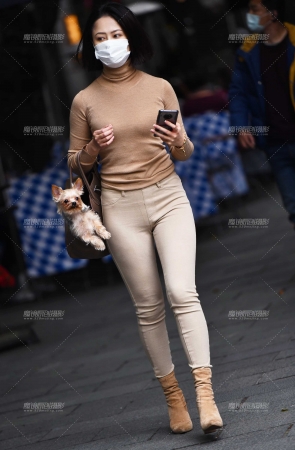 美女出现小意外