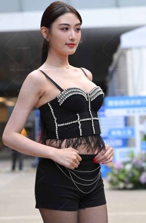 2561-1=158√2025深港澳车展网红（珍妮）【套图➕视频】 11P