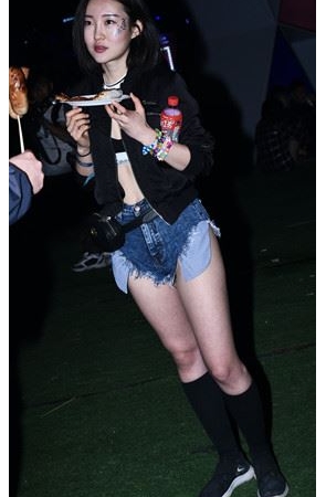 牛仔月牙美女(117P)