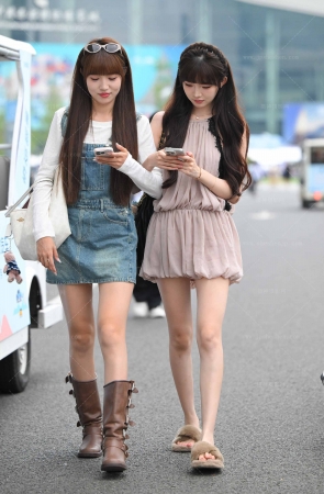 SH25-12-53√张张包俩闺蜜 6P