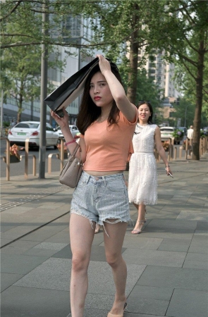 丰满热裤高跟鞋美女3A102[17P-560M]