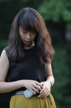 No392 近距离观赏河对岸的那双美足