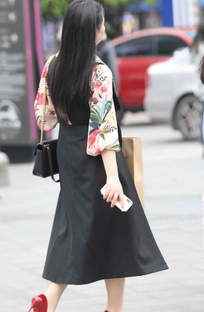 诱惑肉丝街拍高跟