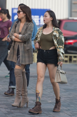 这个吊带很个性