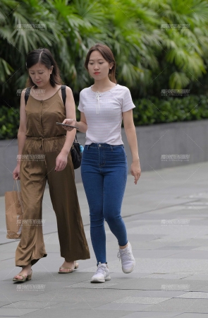 饱满翘臀紧牛闺女~