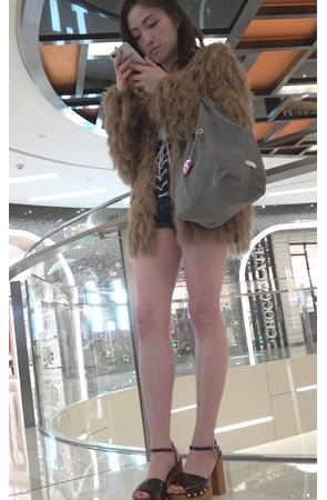 风度长腿美女[2.16G/MP4]