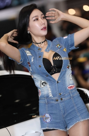 [辉辉赛贴-韩国改装车展]我想帮你扎辫子