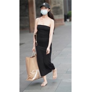 一字抹胸装长裙美女(45P)[472M/JPG]