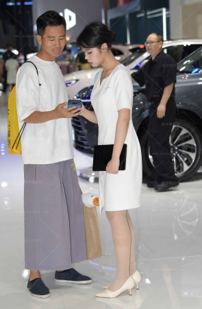 23612-47=77√肉丝通勤装穿搭 14P