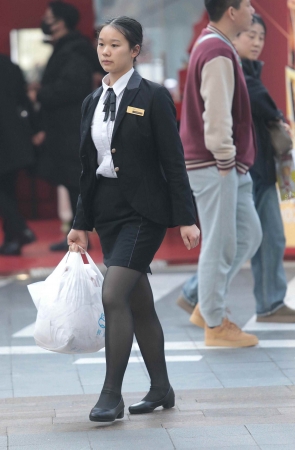 街拍黑丝职业装