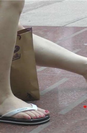 4k-白嫩美图青春少女，人美玉足更美。