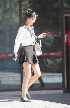 清纯街拍肉丝妹子