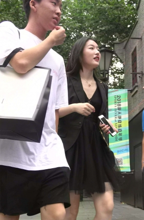 连衣裙黑色小西装外套街拍超气质白净女神姐姐