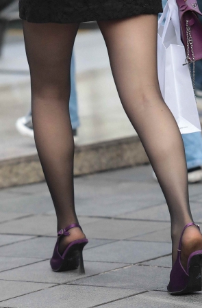 性感黑丝街拍高跟