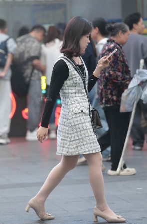 肉丝街拍少妇-13P