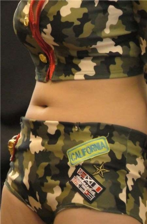 4k-迷彩短衣短裤丰满性感靓模