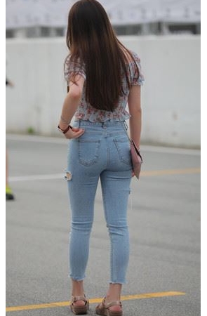 牛仔紧身裤女孩(16P)